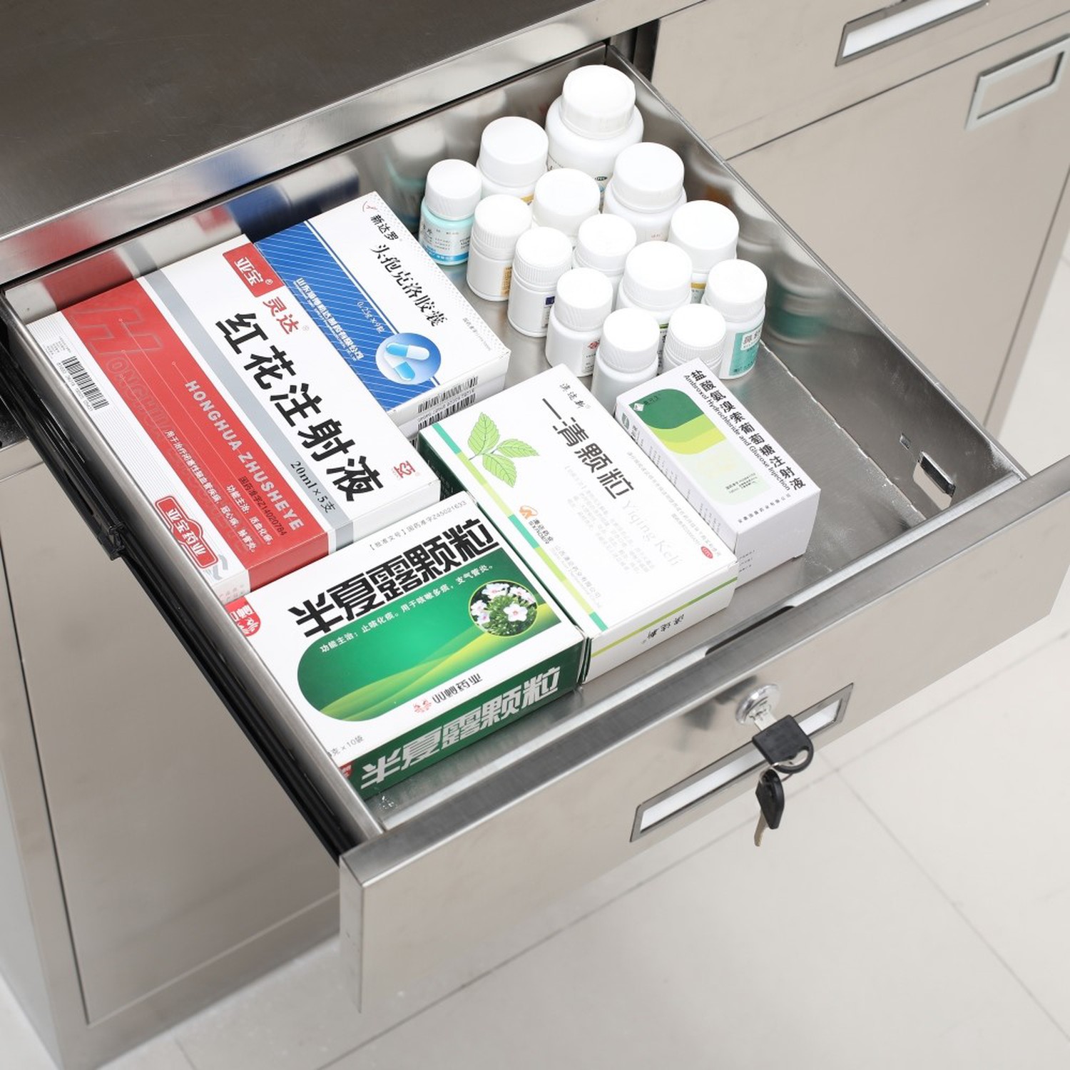 Large capacity drawers Large capacity drawers